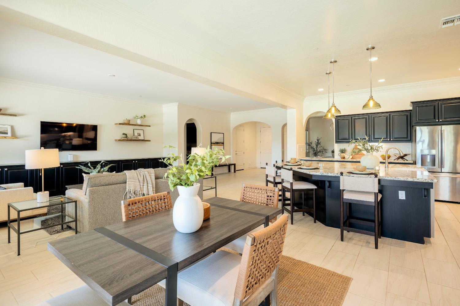 3636 Elberta Cir, Dinuba, CA 93618