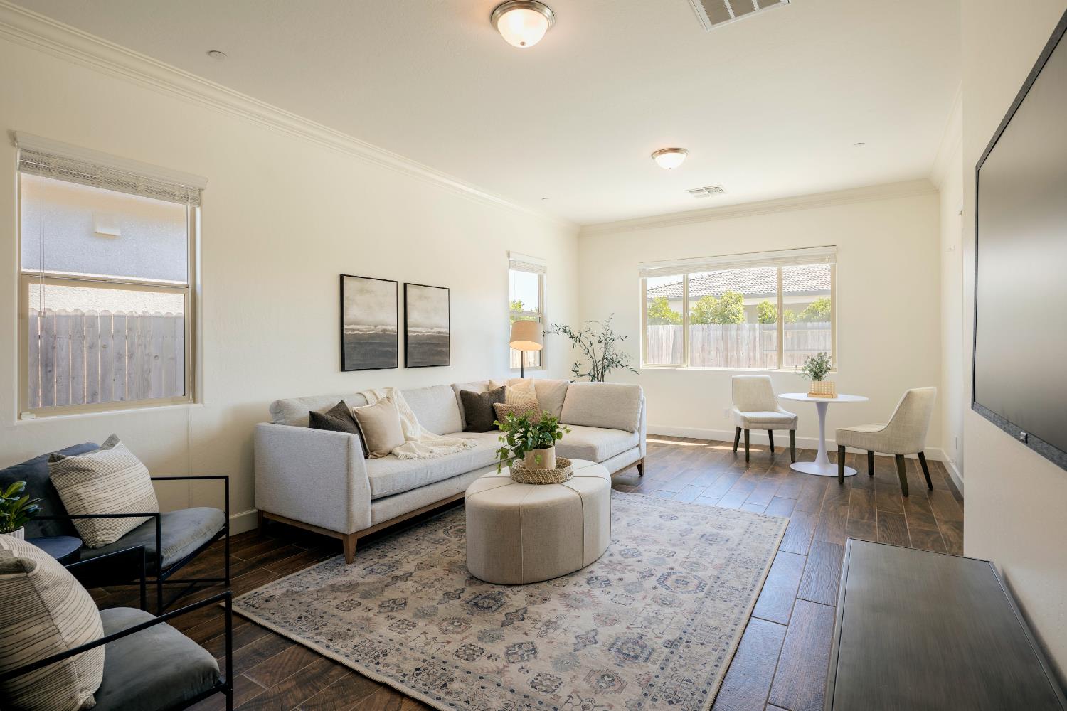 3636 Elberta Cir, Dinuba, CA 93618