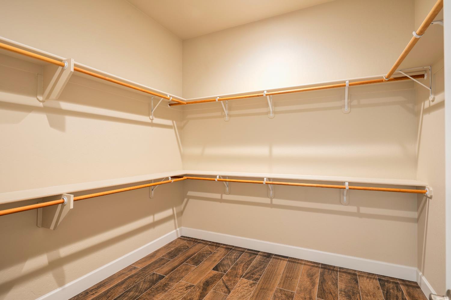 3636 Elberta Cir, Dinuba, CA 93618