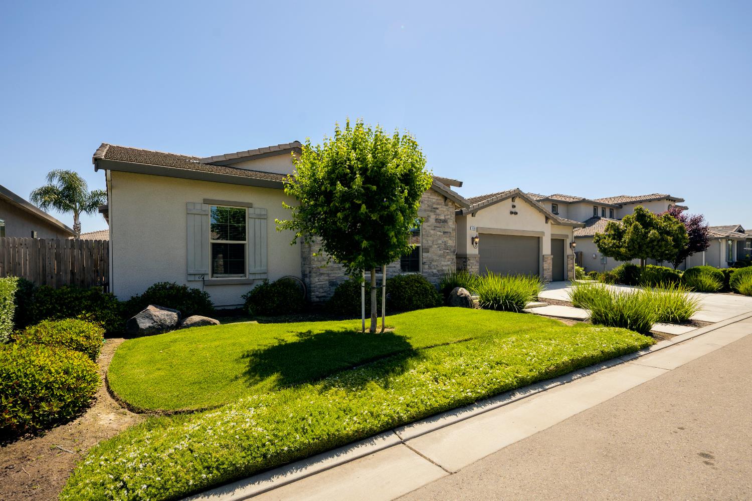 3636 Elberta Cir, Dinuba, CA 93618