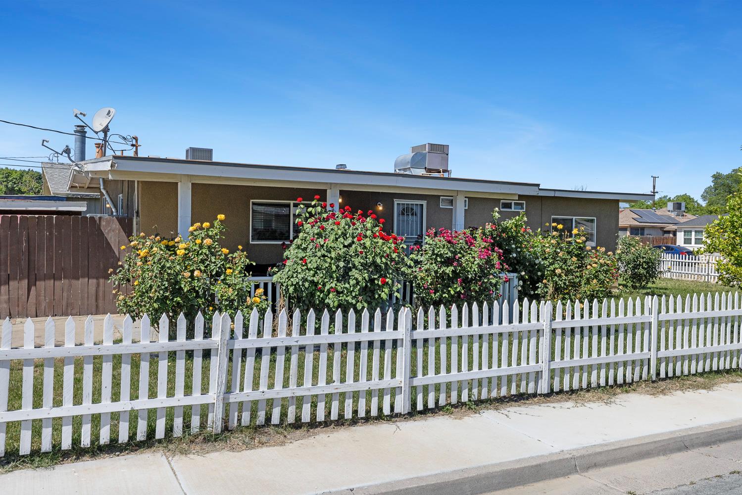 373 Adams St, Coalinga, CA 93210