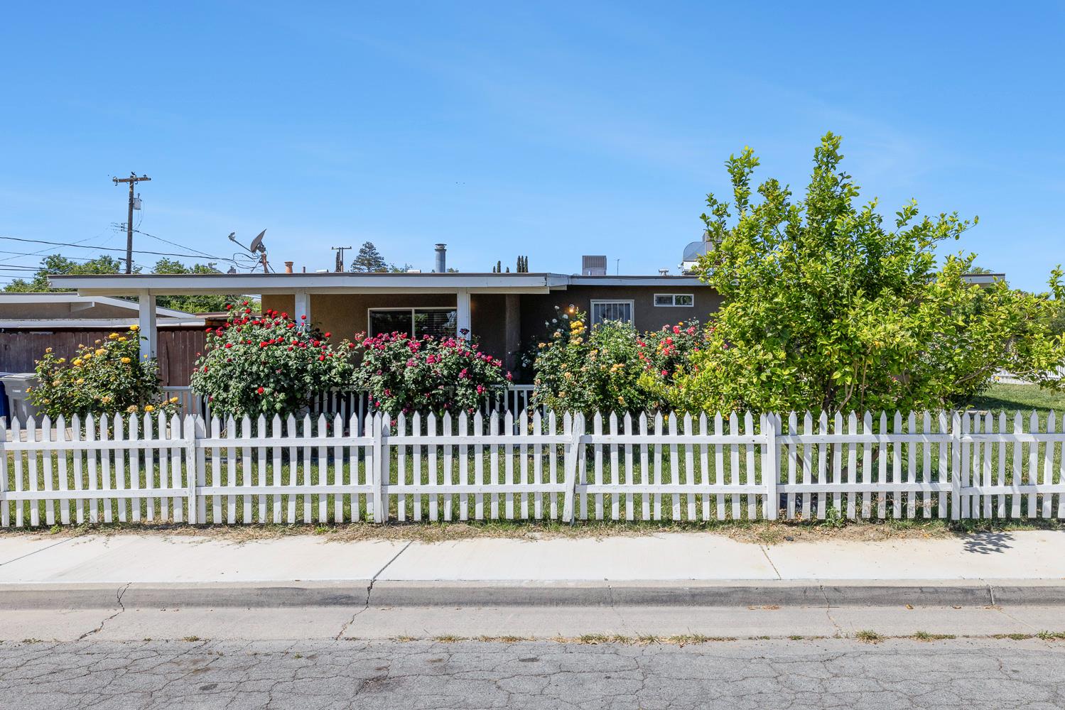 373 Adams St, Coalinga, CA 93210