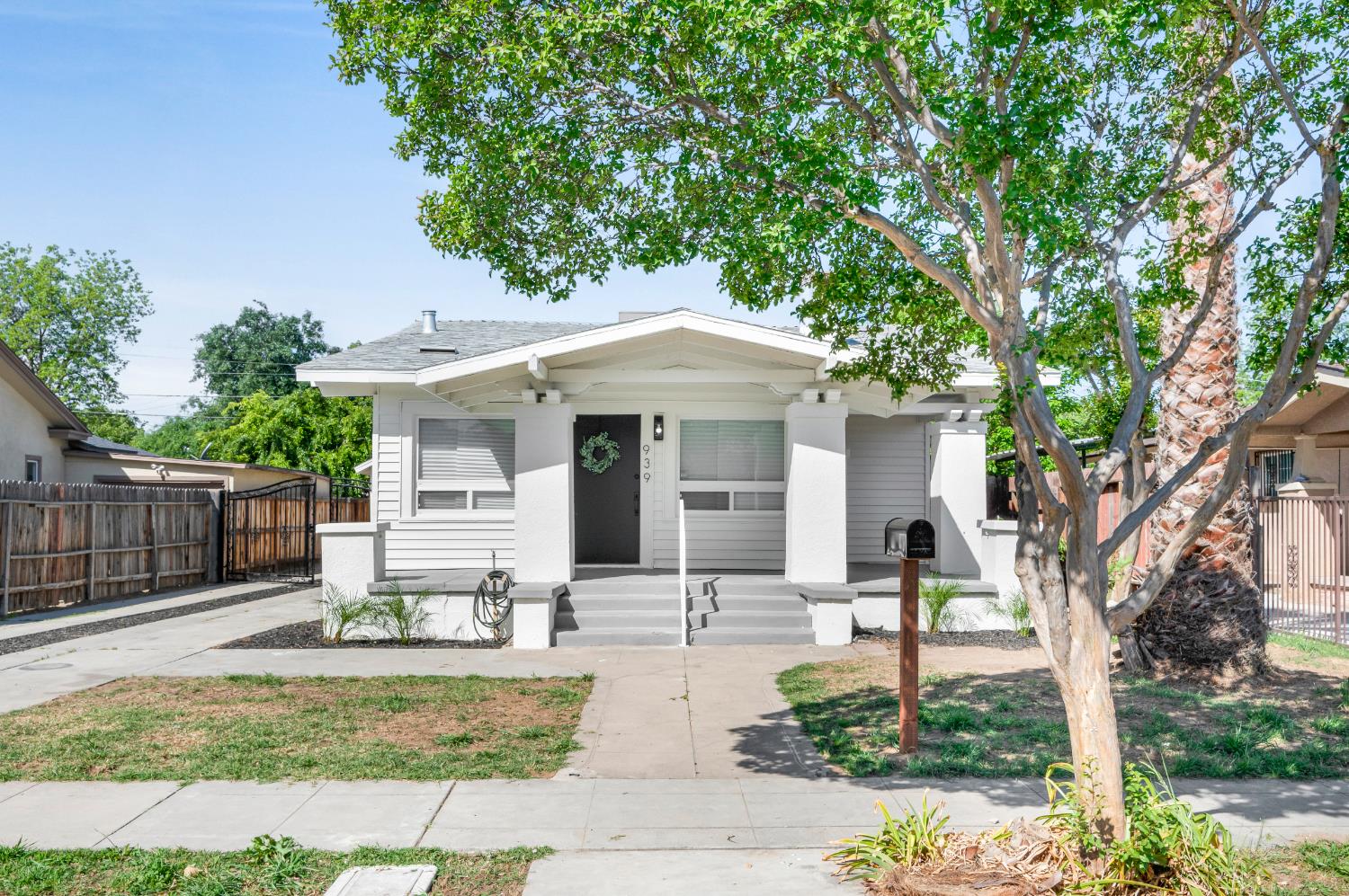 939 N Safford Ave, Fresno, CA 93728