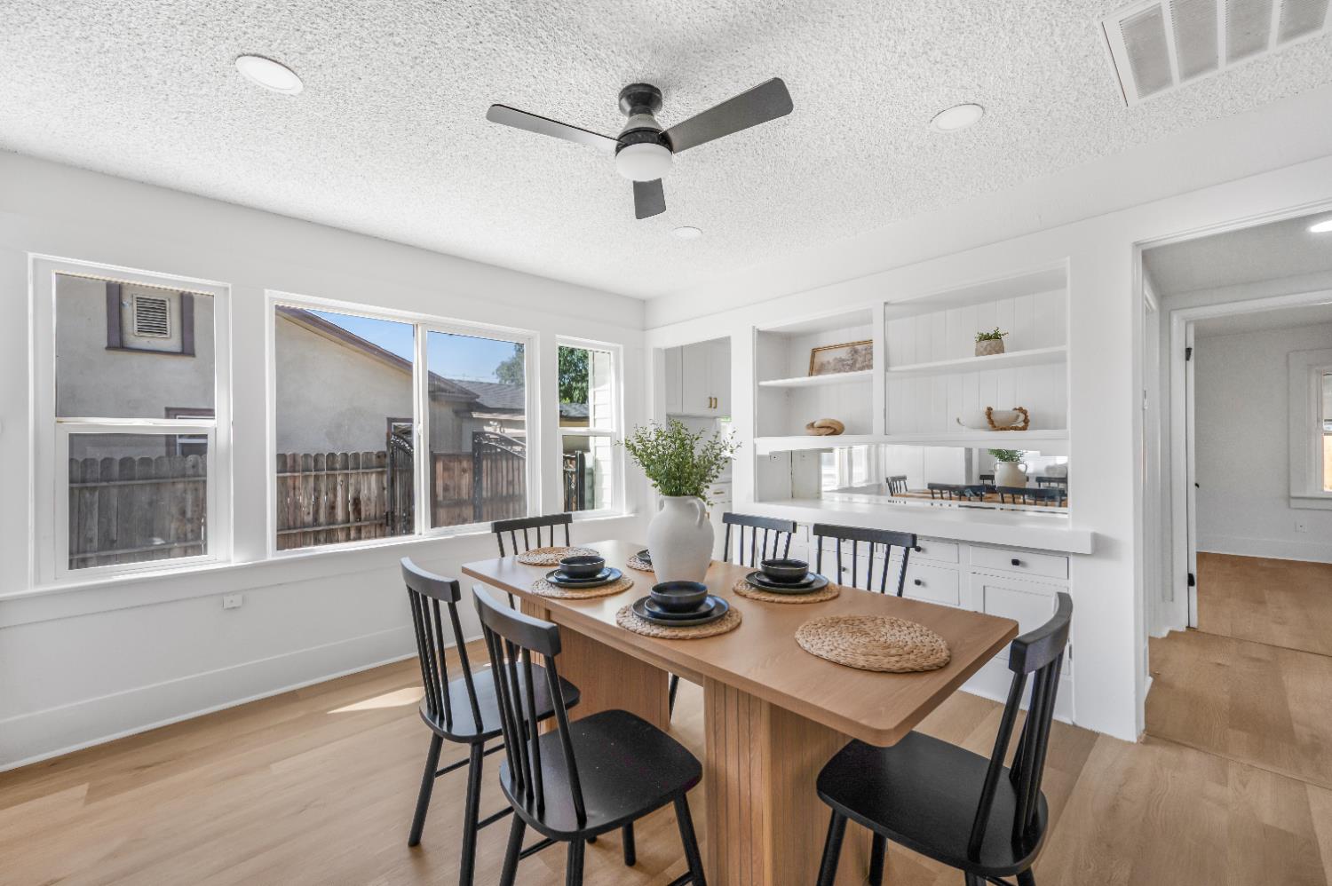 939 N Safford Ave, Fresno, CA 93728