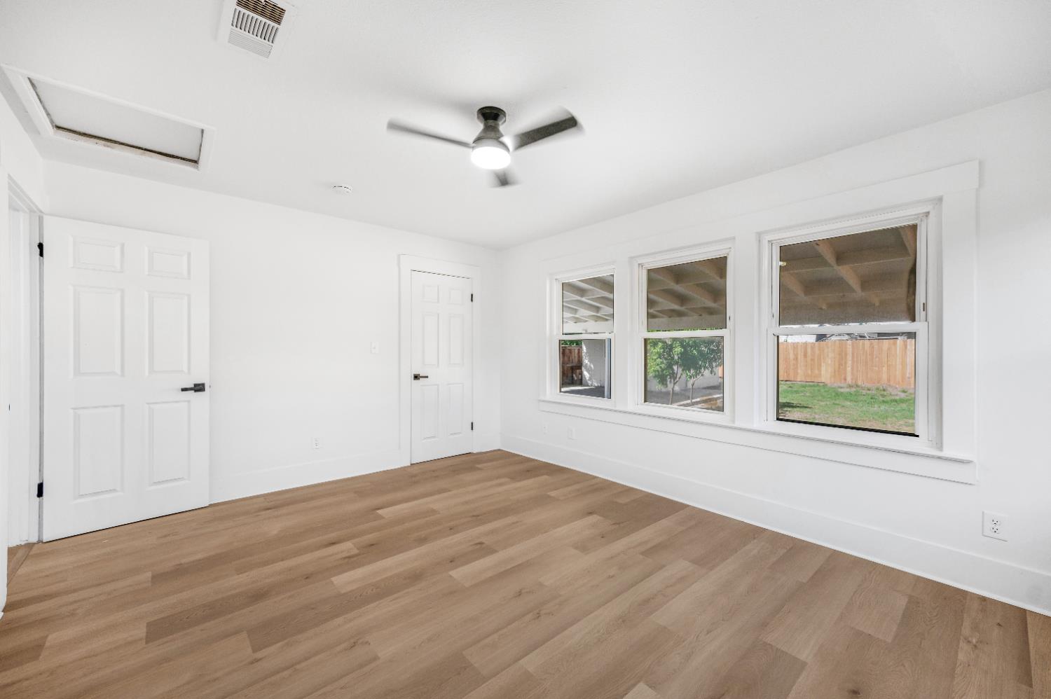 939 N Safford Ave, Fresno, CA 93728