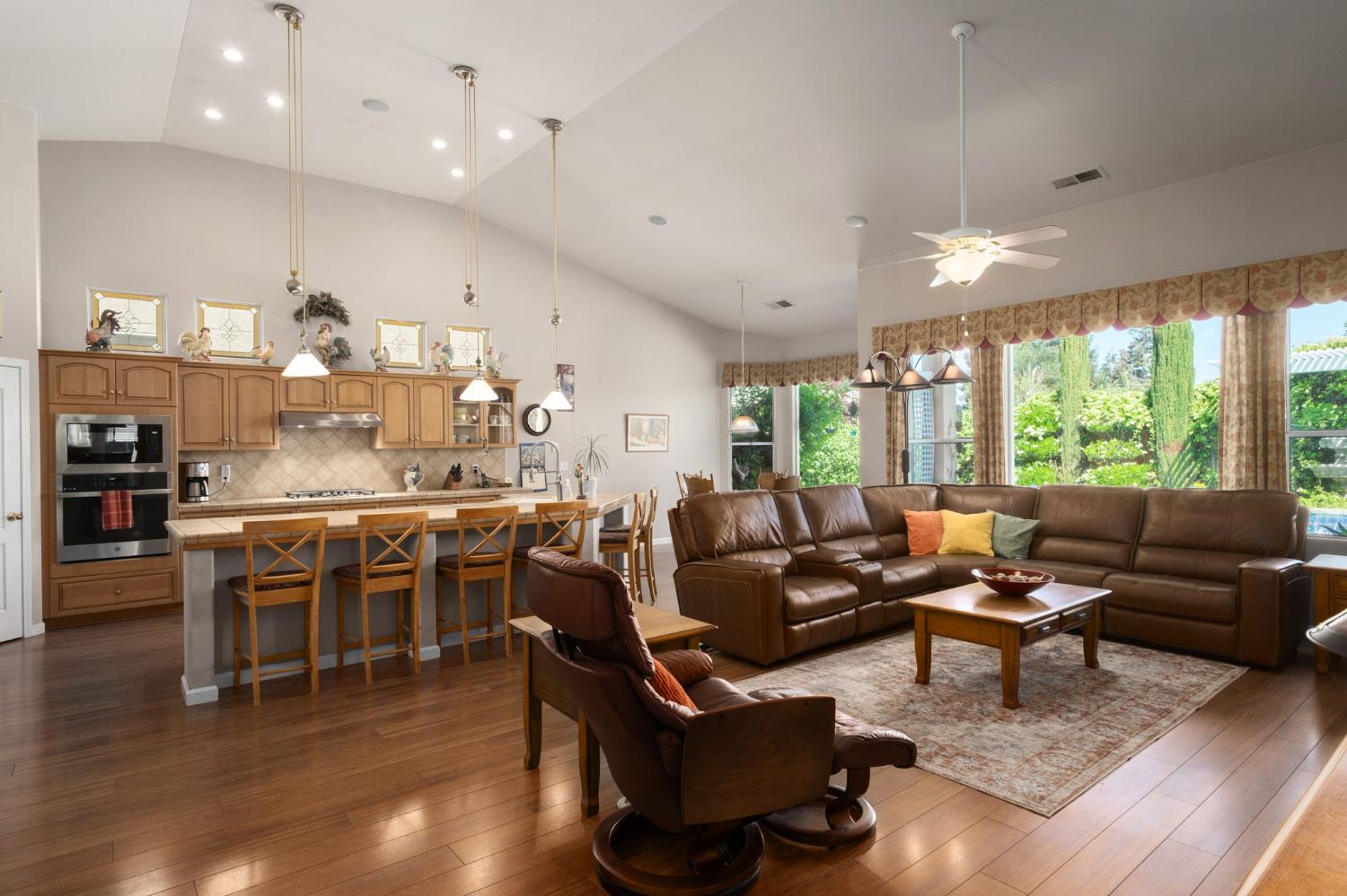 2691 Stuart Ave, Clovis, CA 93611