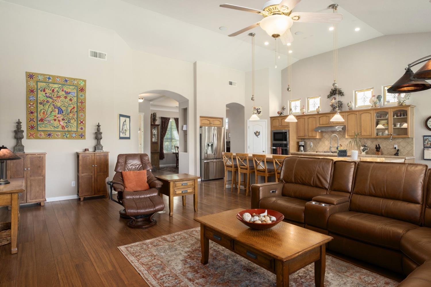 2691 Stuart Ave, Clovis, CA 93611