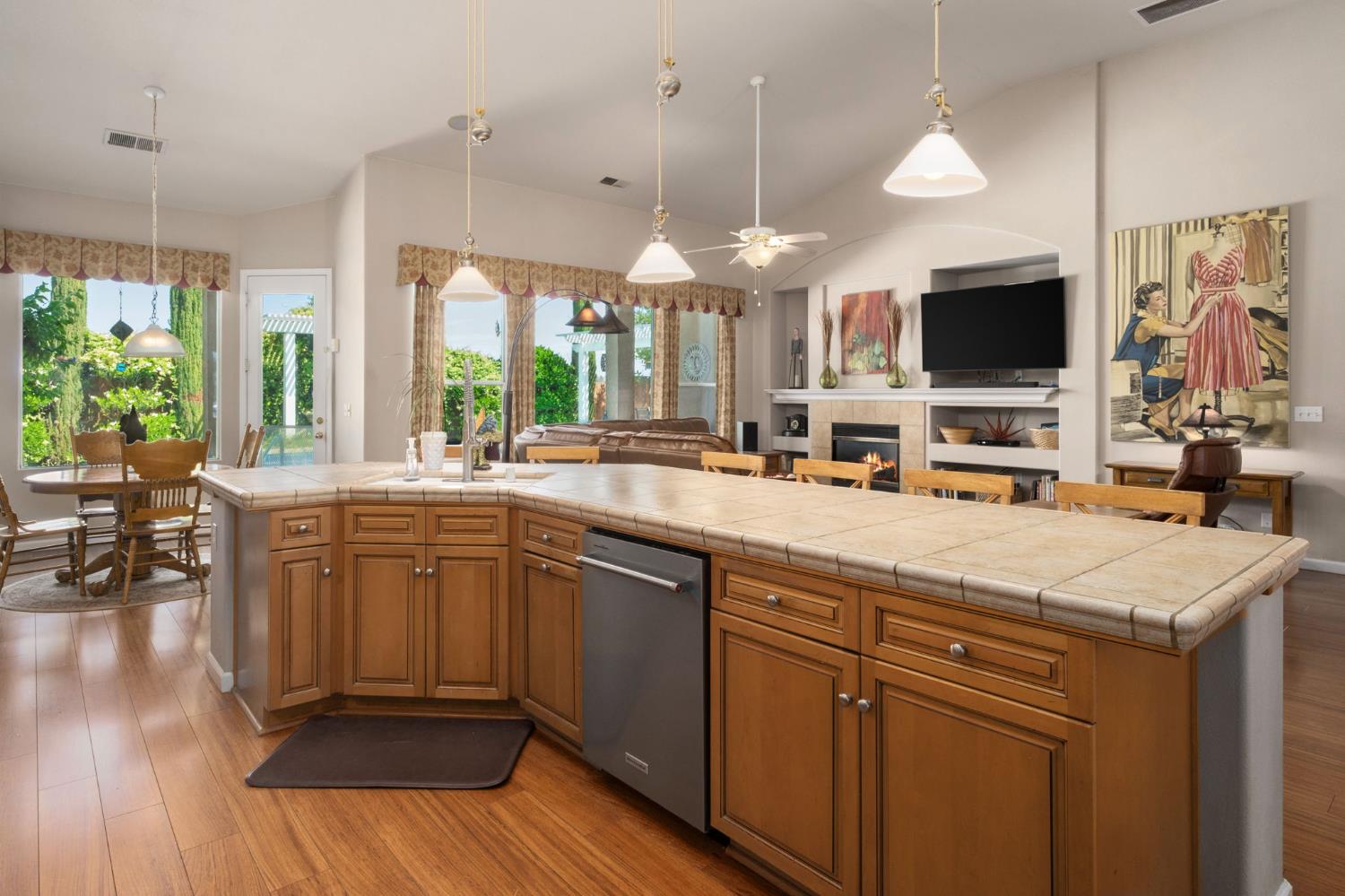 2691 Stuart Ave, Clovis, CA 93611