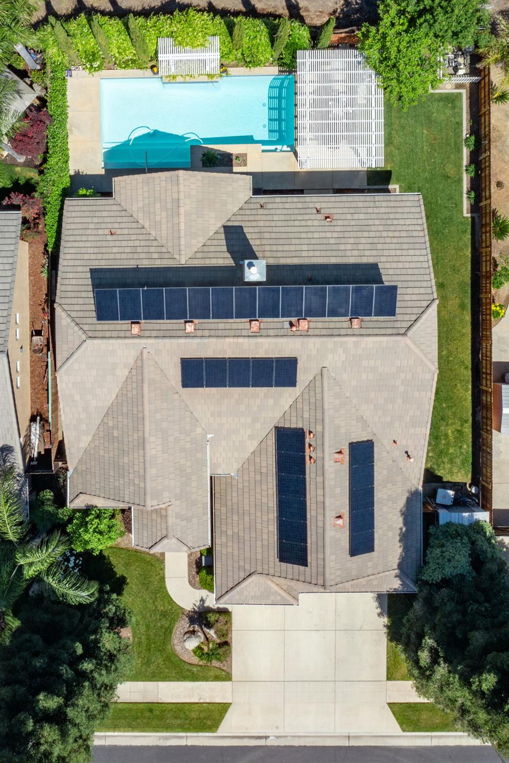 2691 Stuart Ave, Clovis, CA 93611