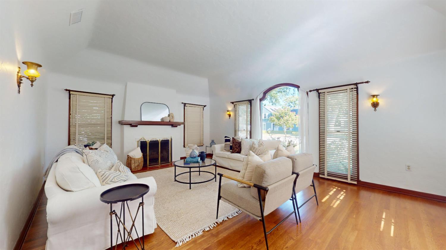 730 E Home Ave, Fresno, CA 93728