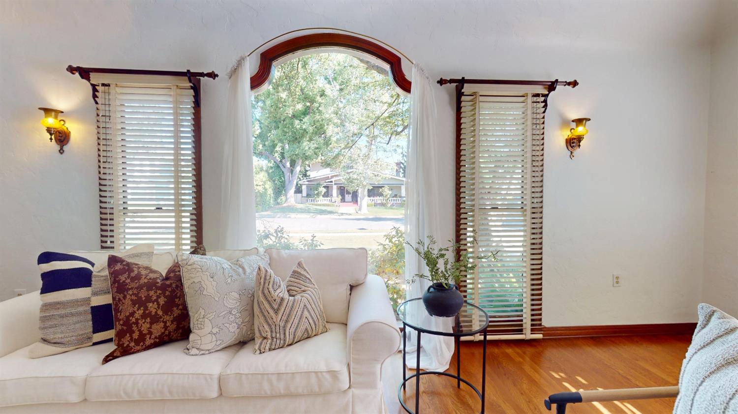 730 E Home Ave, Fresno, CA 93728