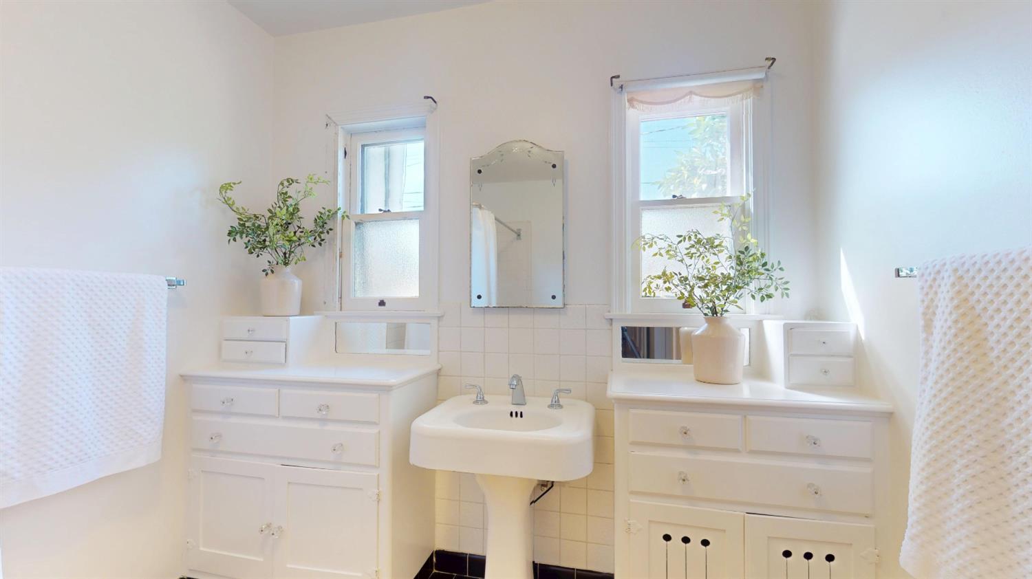 730 E Home Ave, Fresno, CA 93728