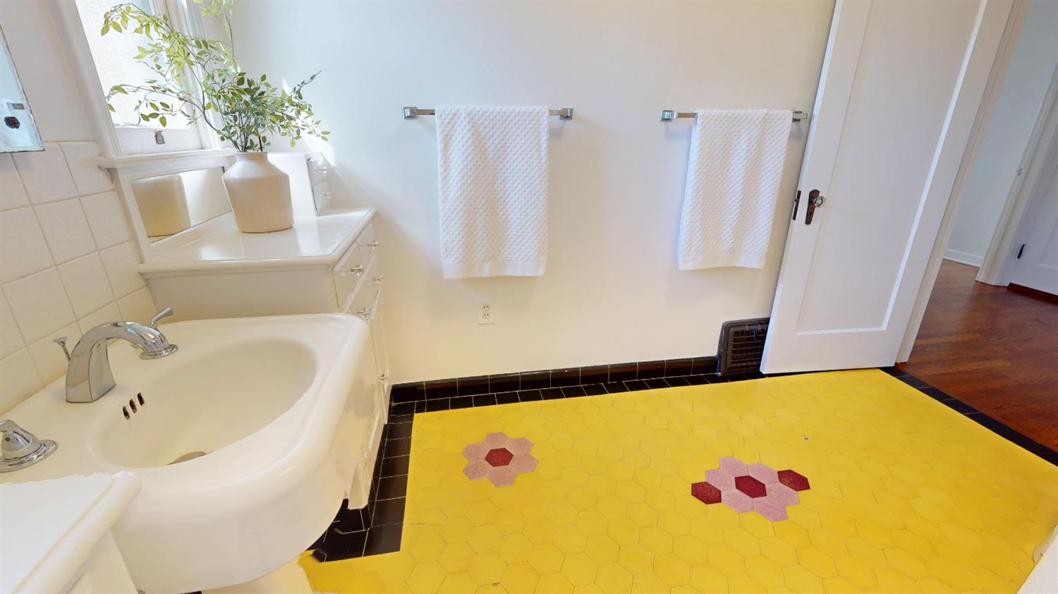 730 E Home Ave, Fresno, CA 93728