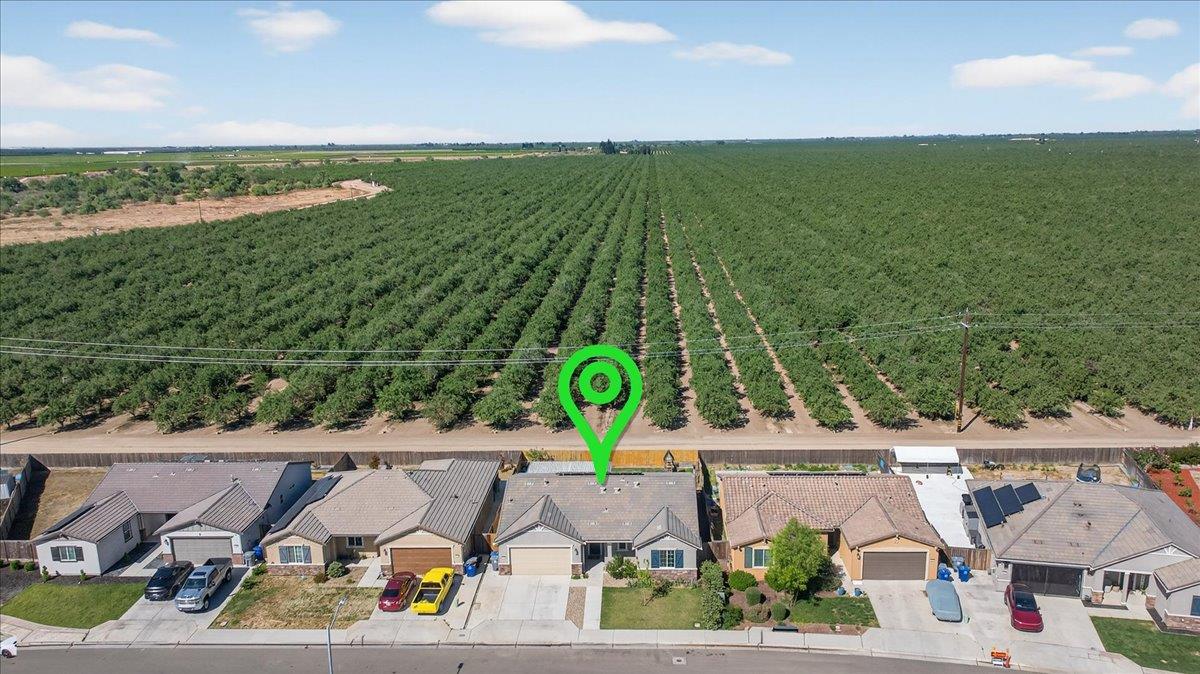 1442 Encantada Ave, Madera, CA 93637