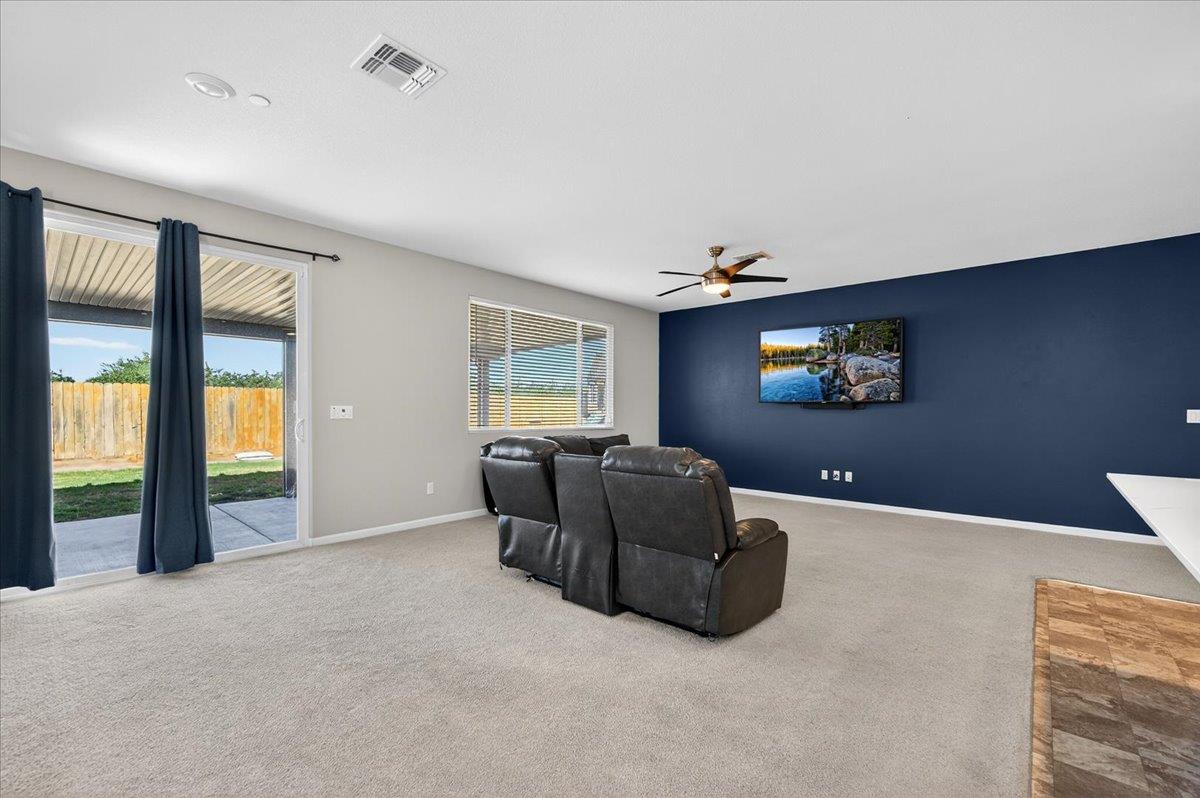 1442 Encantada Ave, Madera, CA 93637