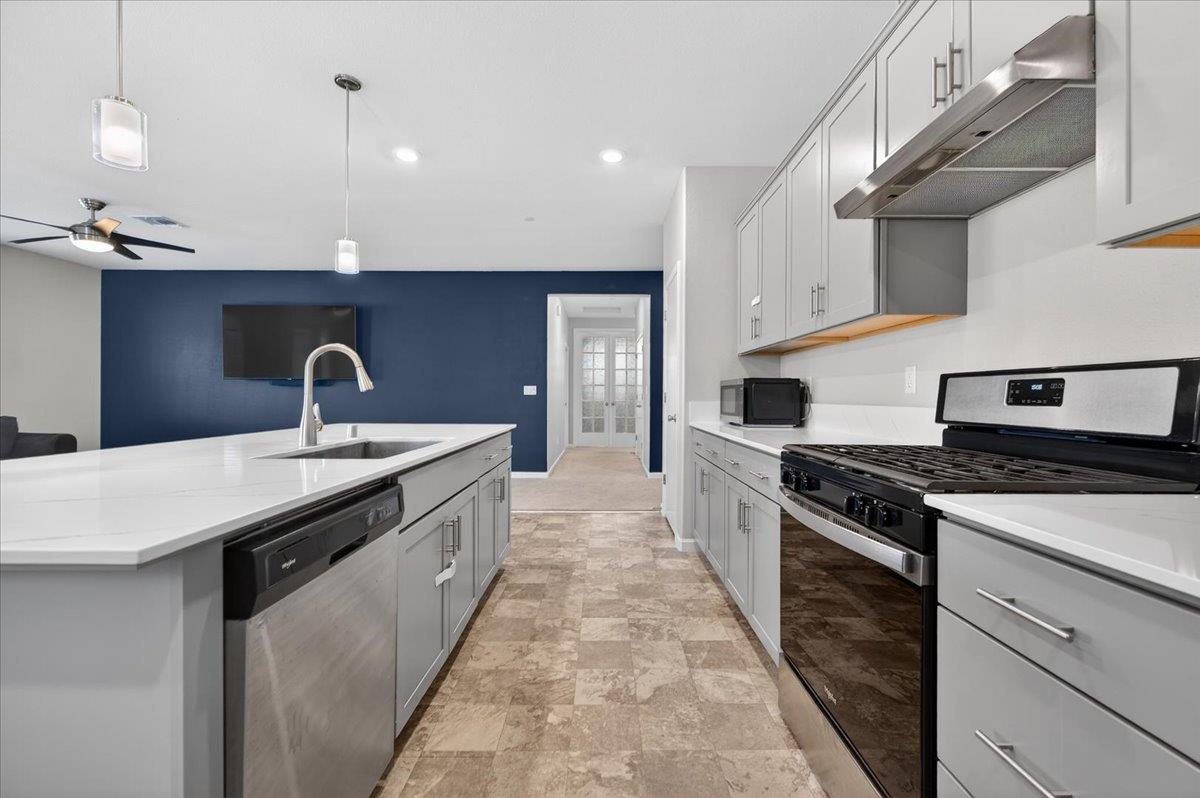 1442 Encantada Ave, Madera, CA 93637