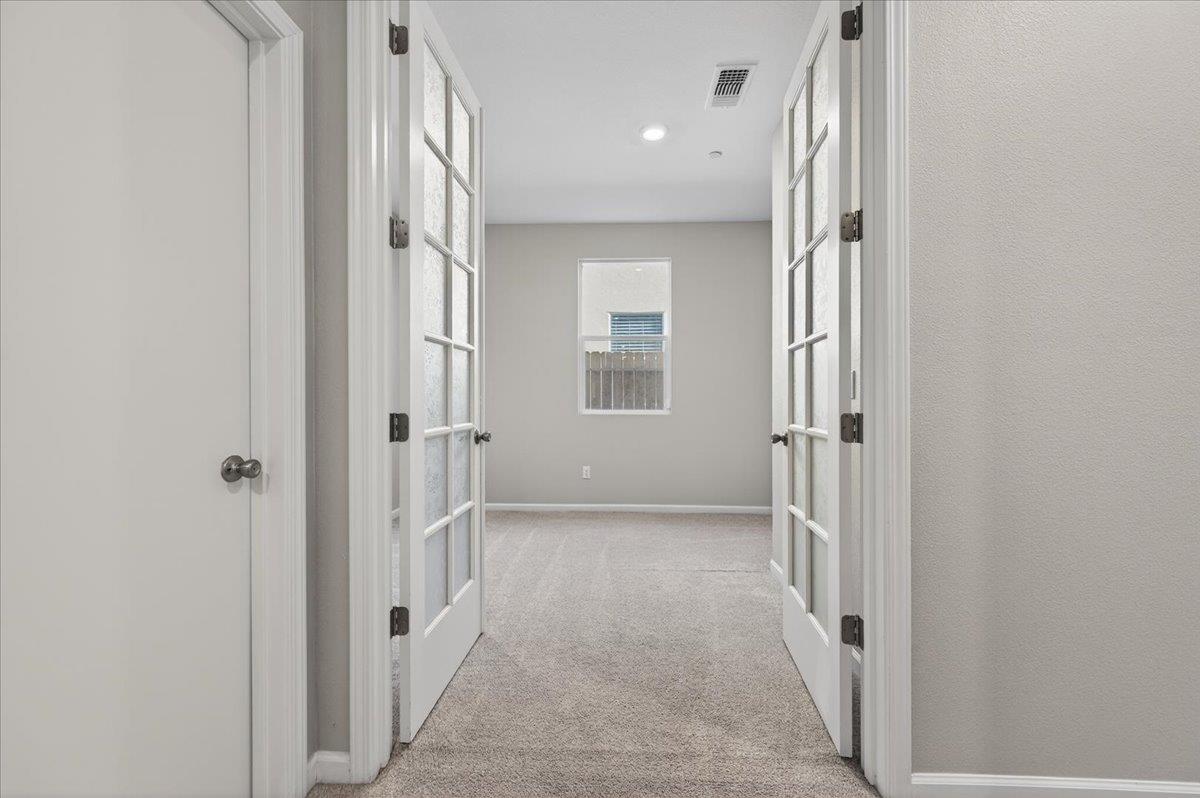 1442 Encantada Ave, Madera, CA 93637