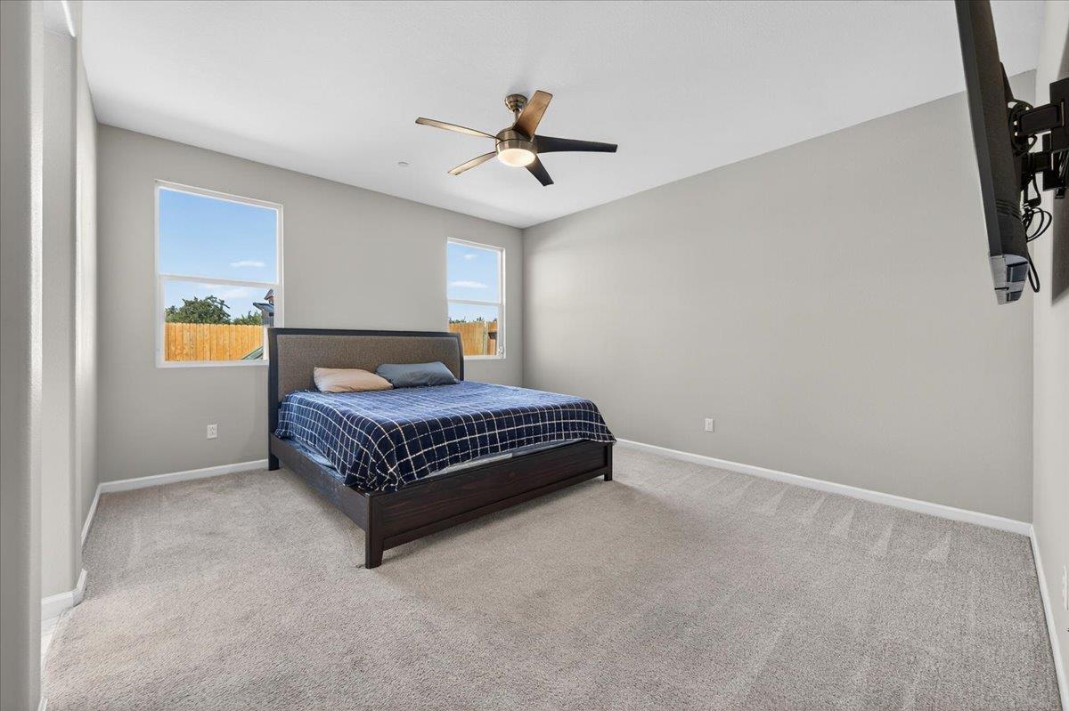 1442 Encantada Ave, Madera, CA 93637