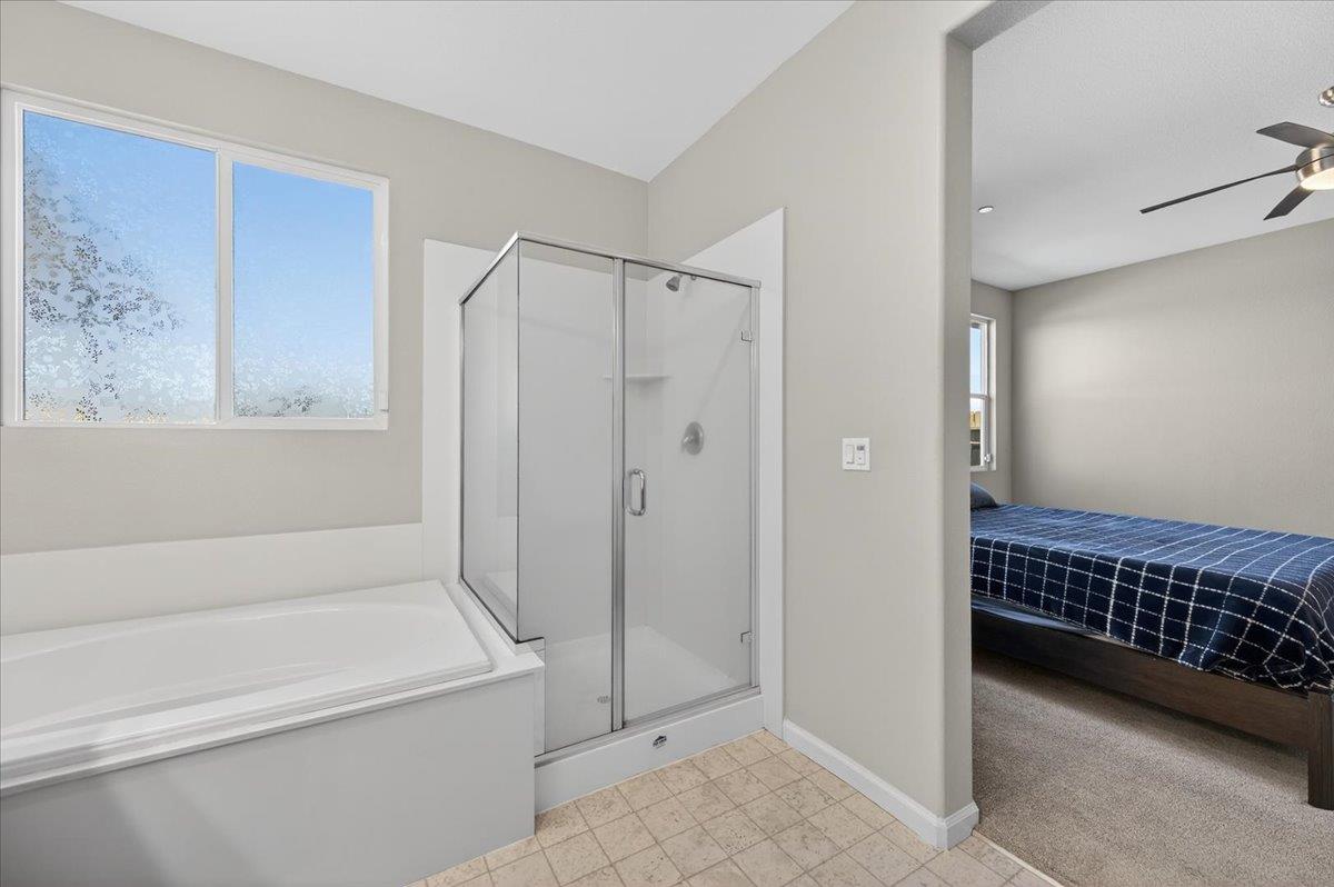 1442 Encantada Ave, Madera, CA 93637