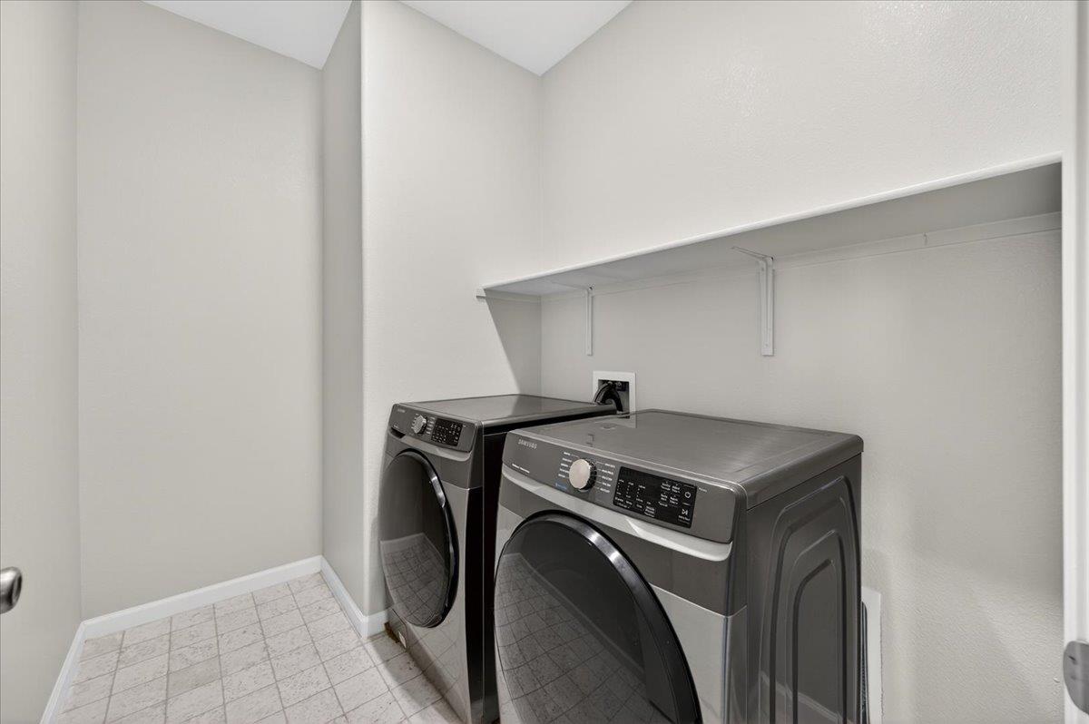 1442 Encantada Ave, Madera, CA 93637