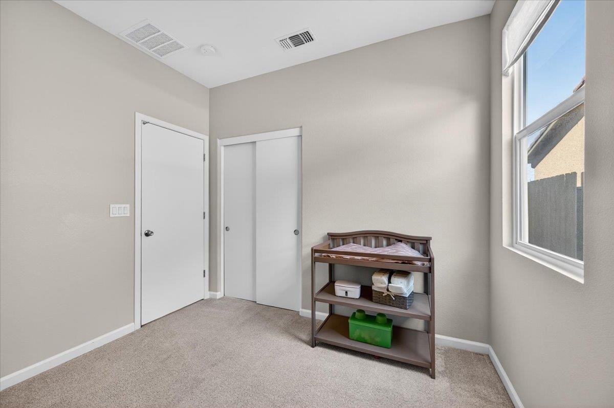 1442 Encantada Ave, Madera, CA 93637