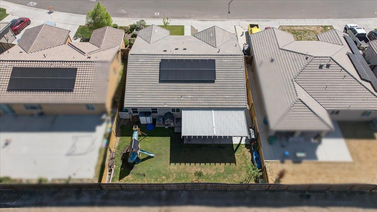 1442 Encantada Ave, Madera, CA 93637