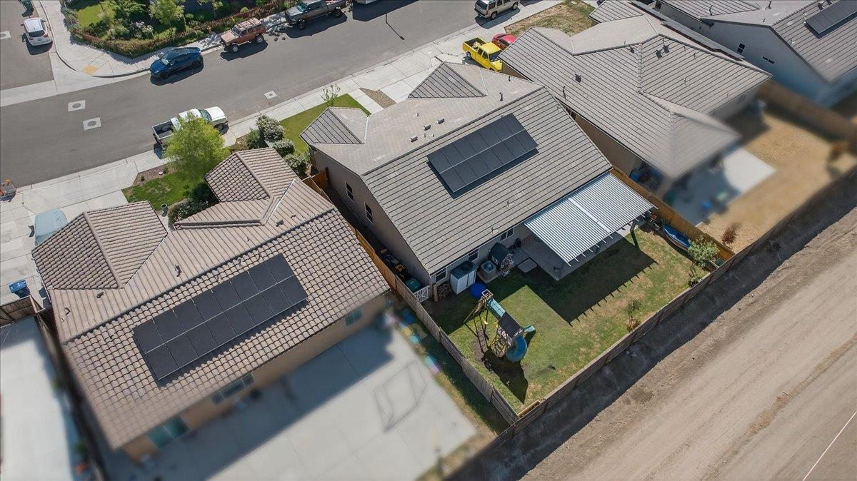 1442 Encantada Ave, Madera, CA 93637