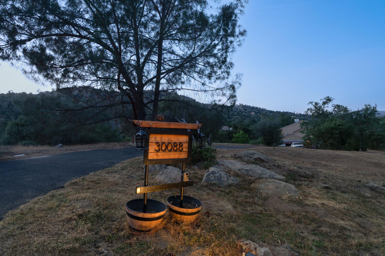 30088 Tioga Dr, Coarsegold, CA 93614