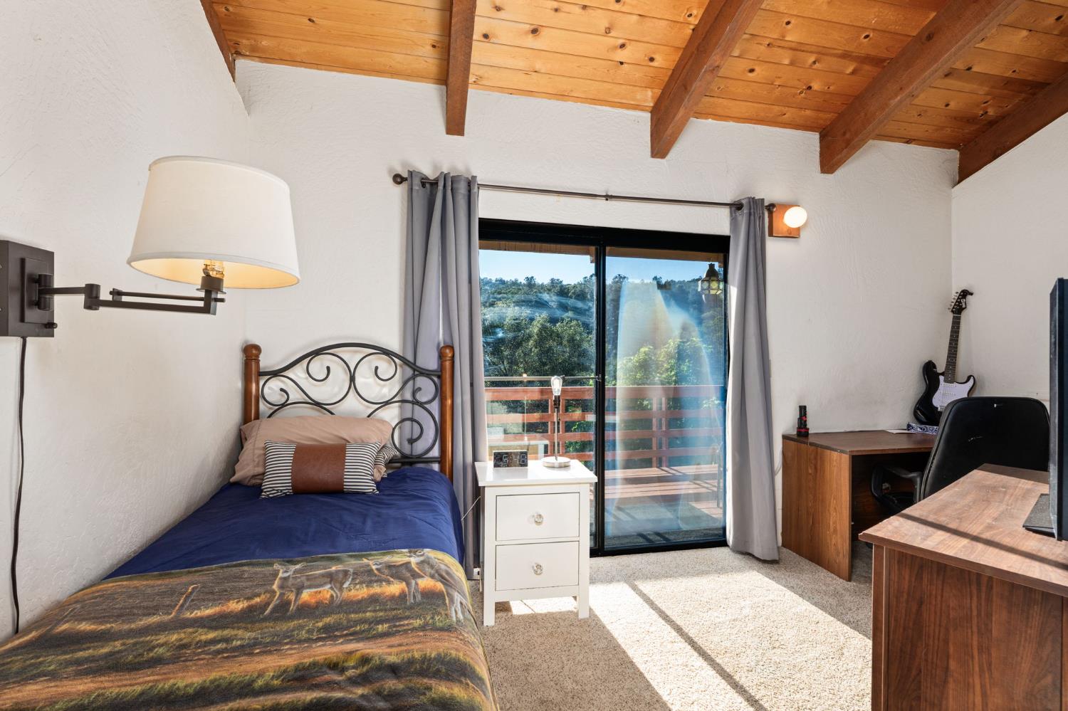 30088 Tioga Dr, Coarsegold, CA 93614