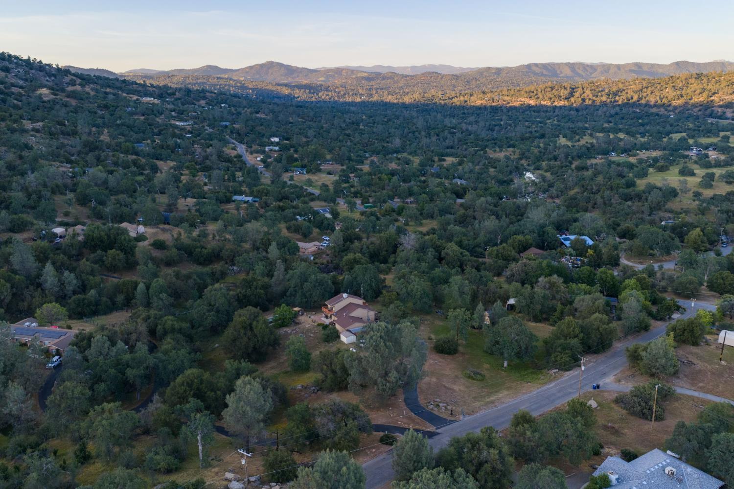 30088 Tioga Dr, Coarsegold, CA 93614