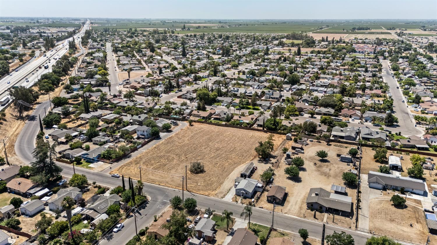 2595 Pine St, Selma, CA 93662