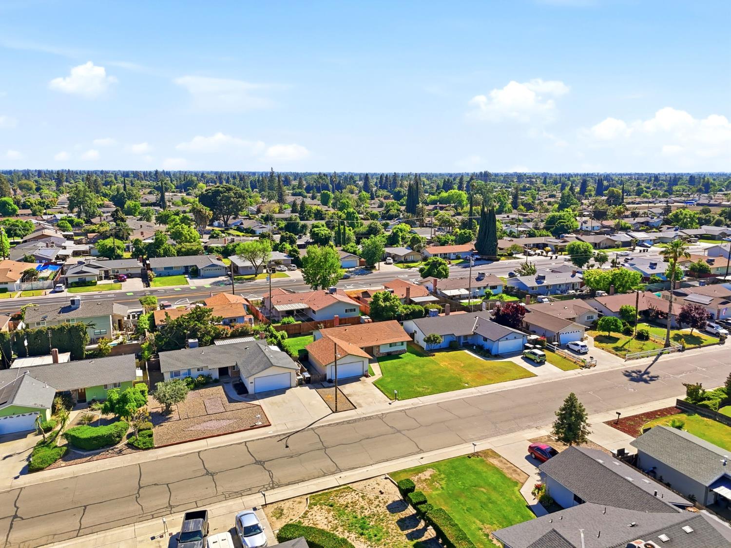 3345 W Laurel, Visalia, CA 93277