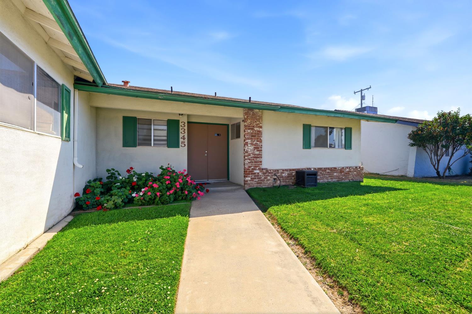 3345 W Laurel, Visalia, CA 93277