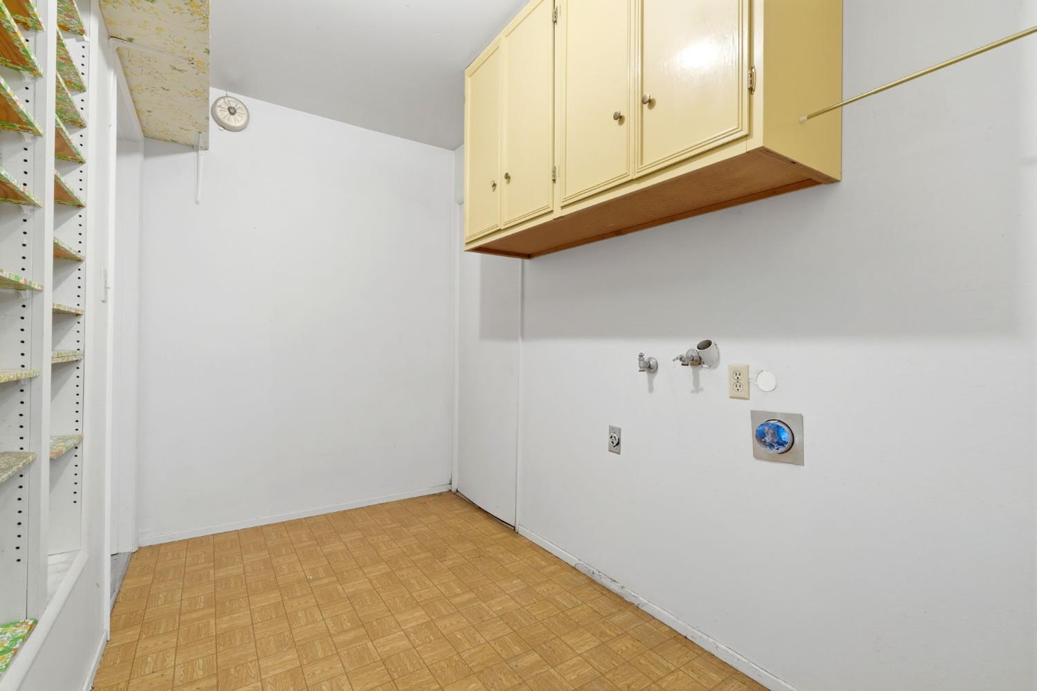 3345 W Laurel, Visalia, CA 93277