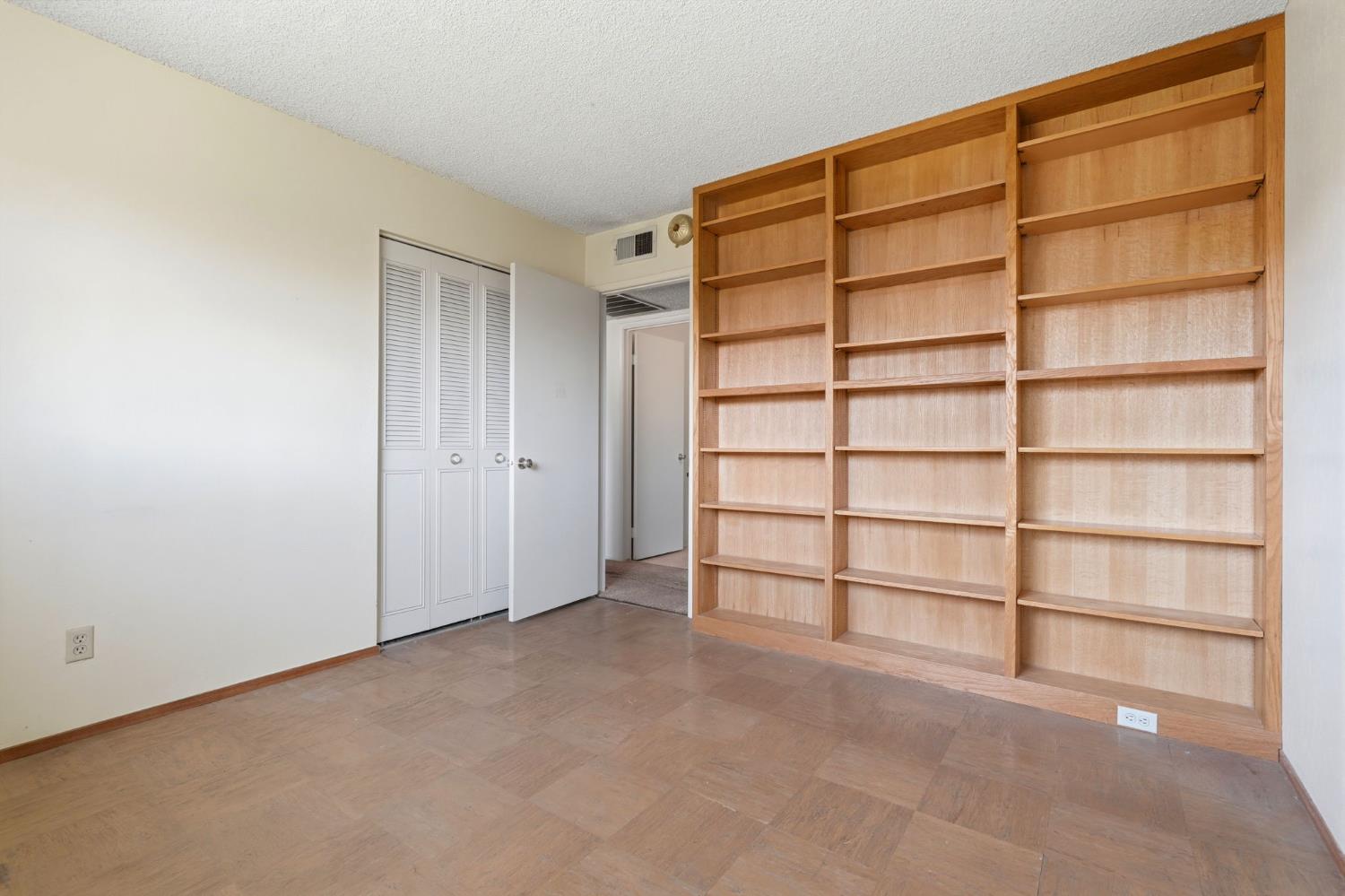 3345 W Laurel, Visalia, CA 93277