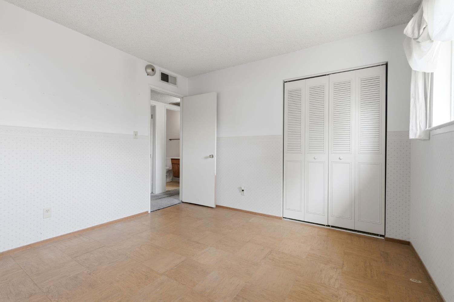 3345 W Laurel, Visalia, CA 93277