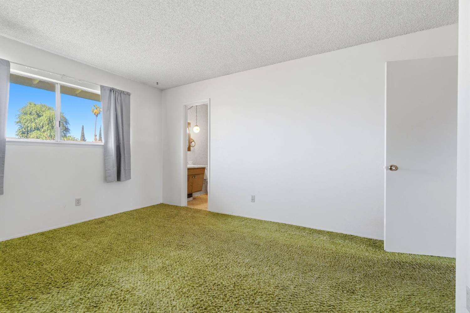 3345 W Laurel, Visalia, CA 93277