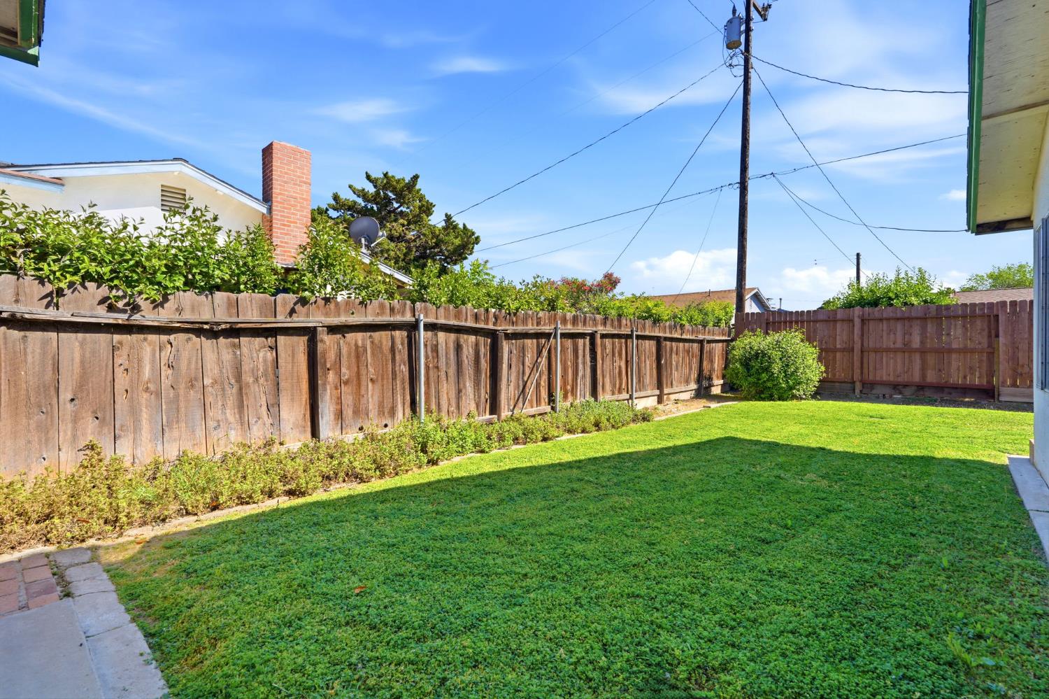 3345 W Laurel, Visalia, CA 93277