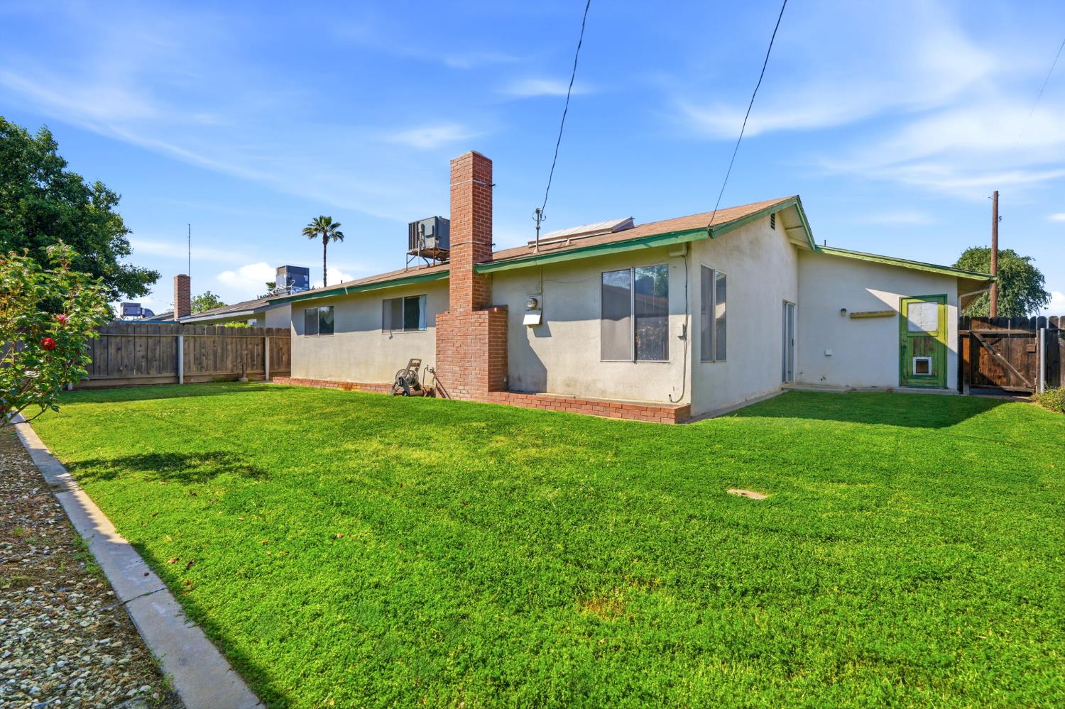 3345 W Laurel, Visalia, CA 93277