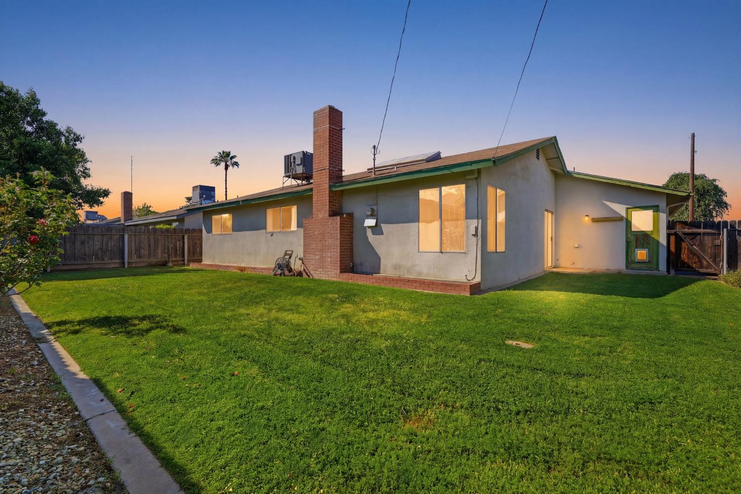 3345 W Laurel, Visalia, CA 93277