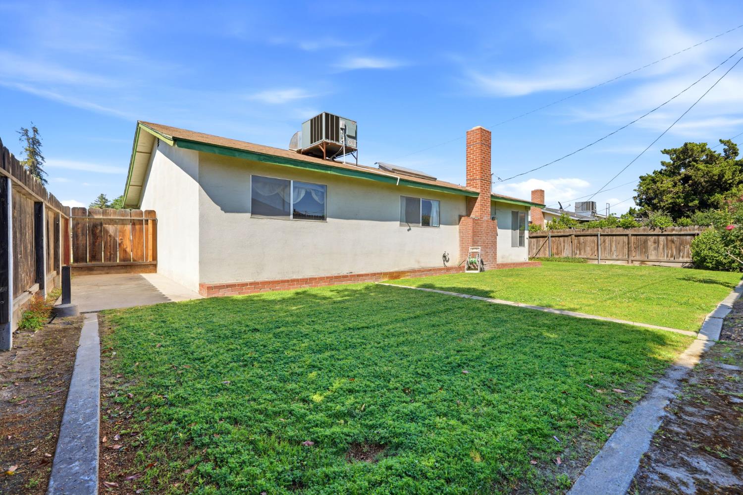 3345 W Laurel, Visalia, CA 93277