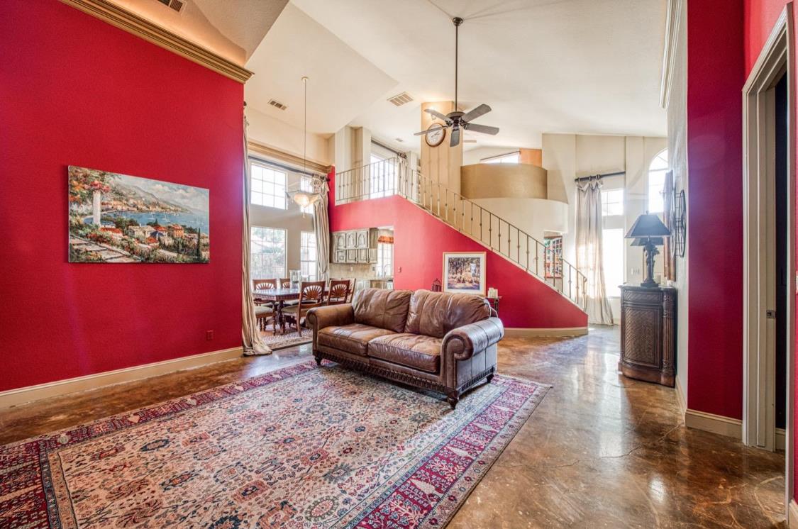 645 E Champlain Dr #123, Fresno, CA 93730