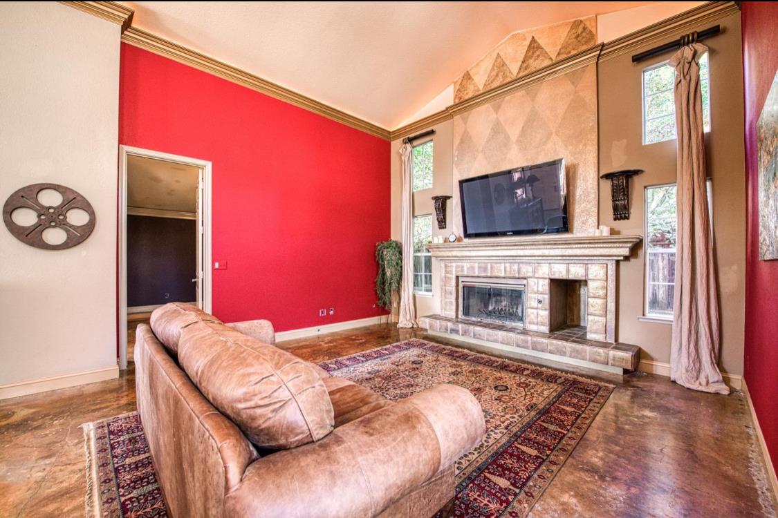 645 E Champlain Dr #123, Fresno, CA 93730