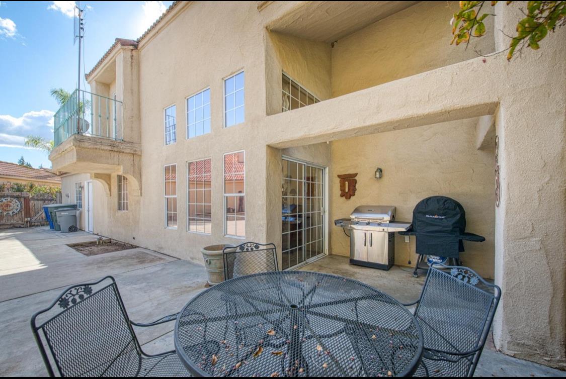 645 E Champlain Dr #123, Fresno, CA 93730