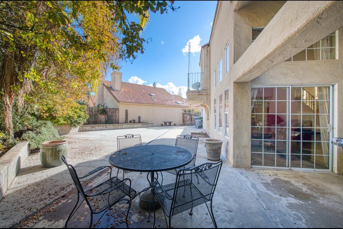 645 E Champlain Dr #123, Fresno, CA 93730