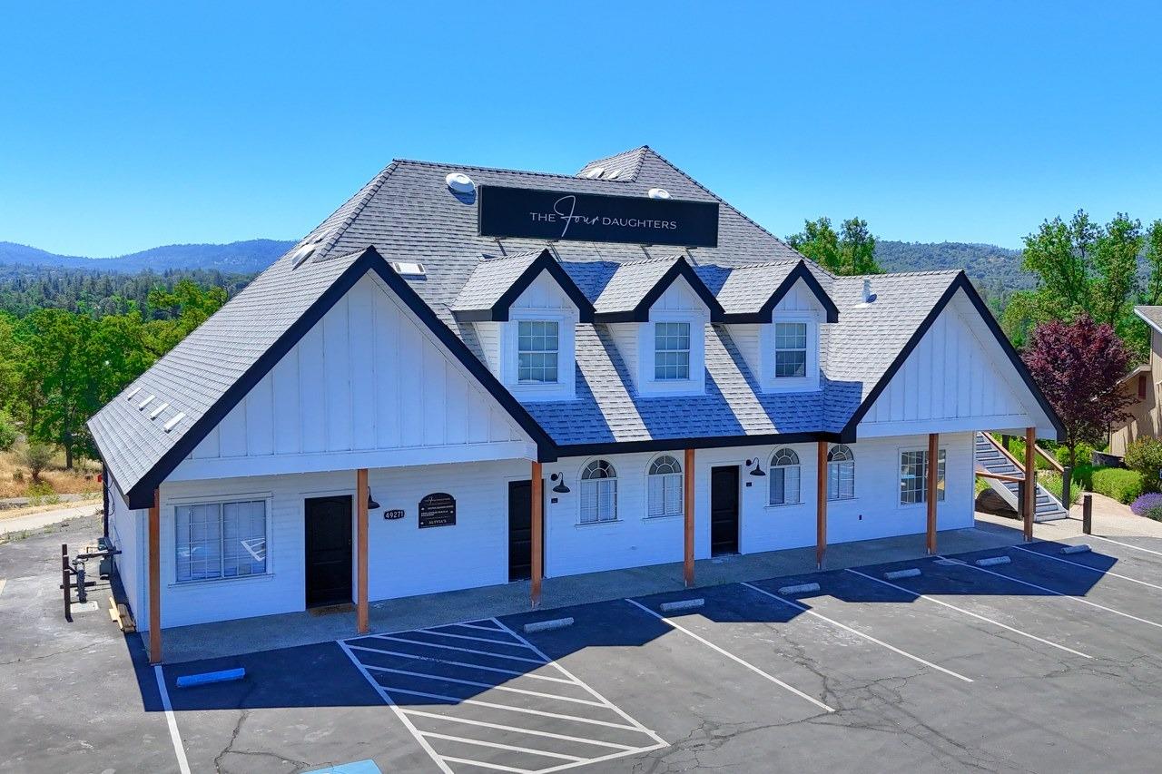 49271 Golden Oak Loop, Oakhurst, CA 93644