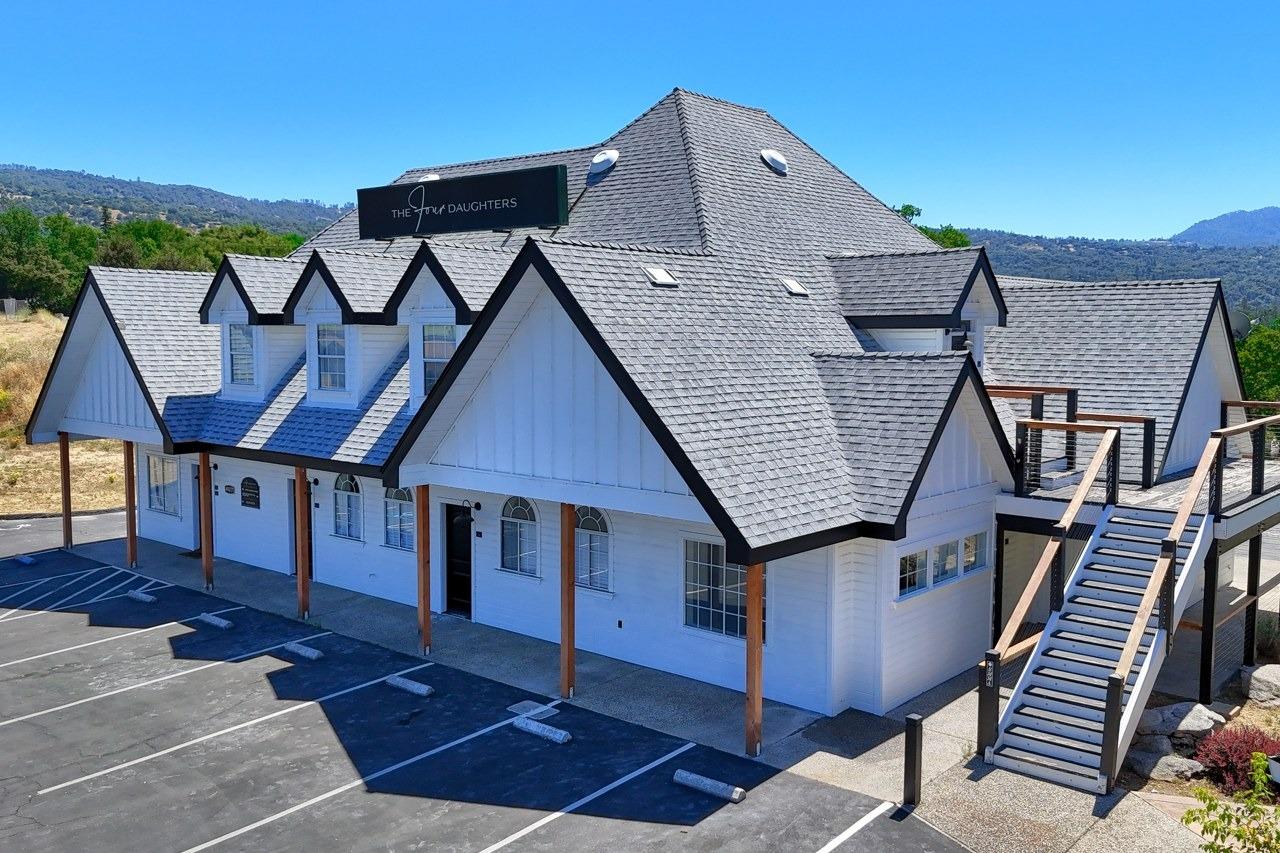 49271 Golden Oak Loop, Oakhurst, CA 93644