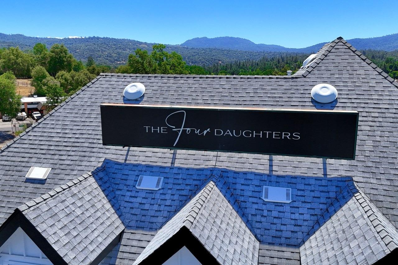 49271 Golden Oak Loop, Oakhurst, CA 93644