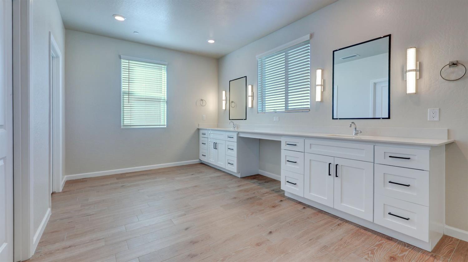 7102 W Ashcroft Ave, Fresno, CA 93723