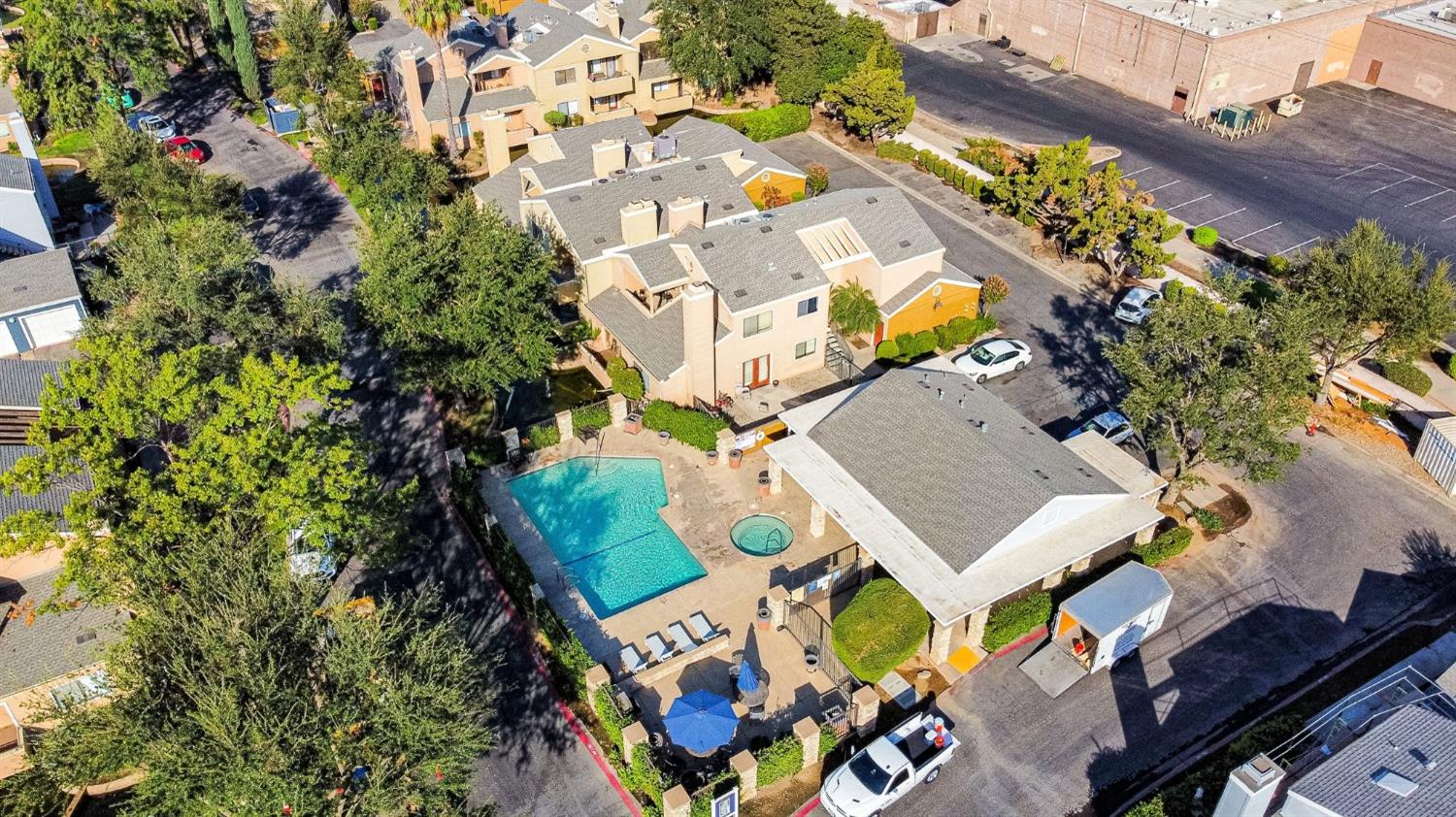 7675 N 1St St #136, Fresno, CA 93720